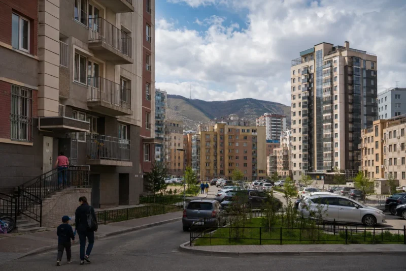 Oronsuuts Explained: Mongolia’s Apartment Housing System Guide